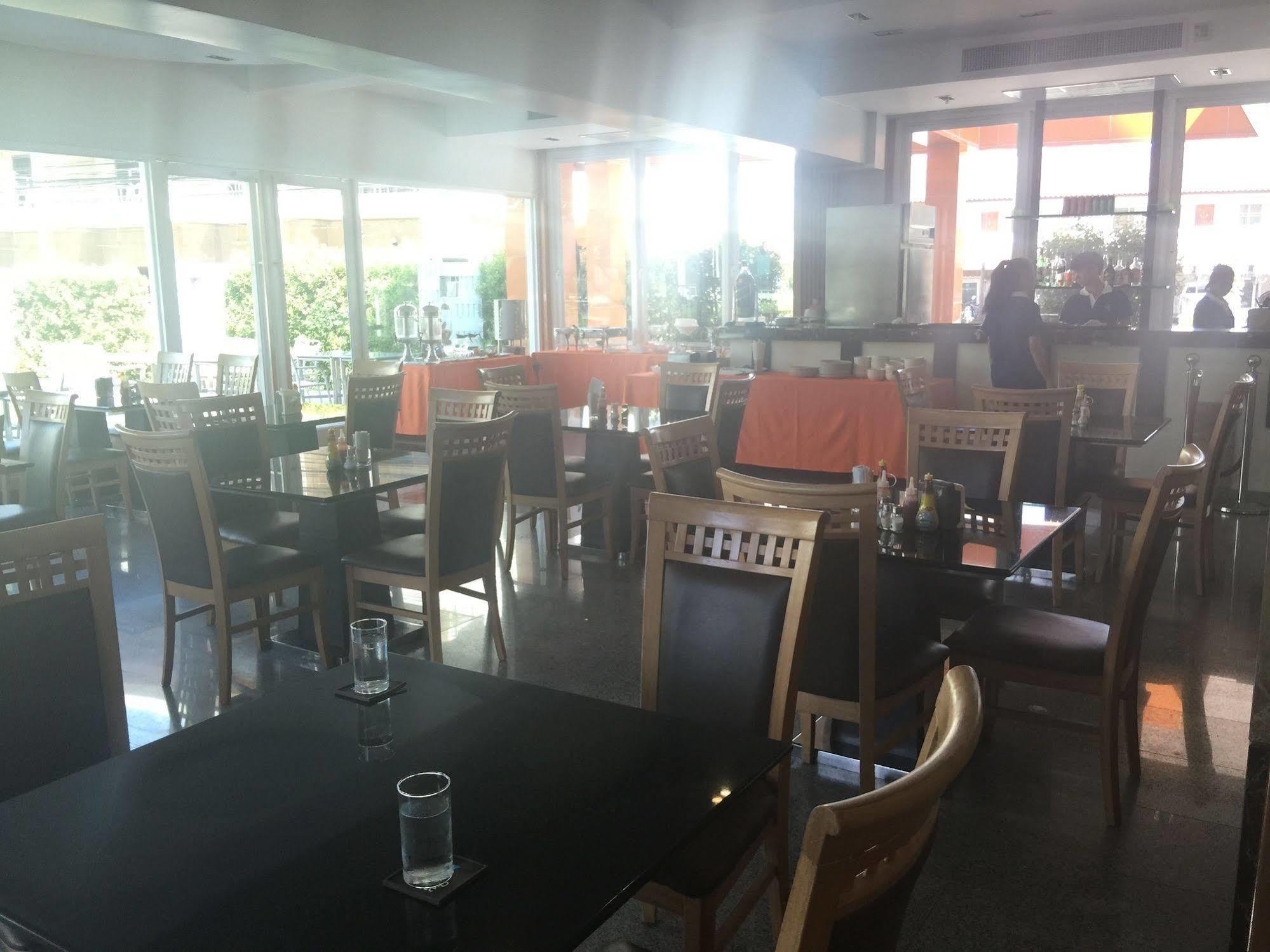 Marsi Pattaya Hotel Bagian luar foto