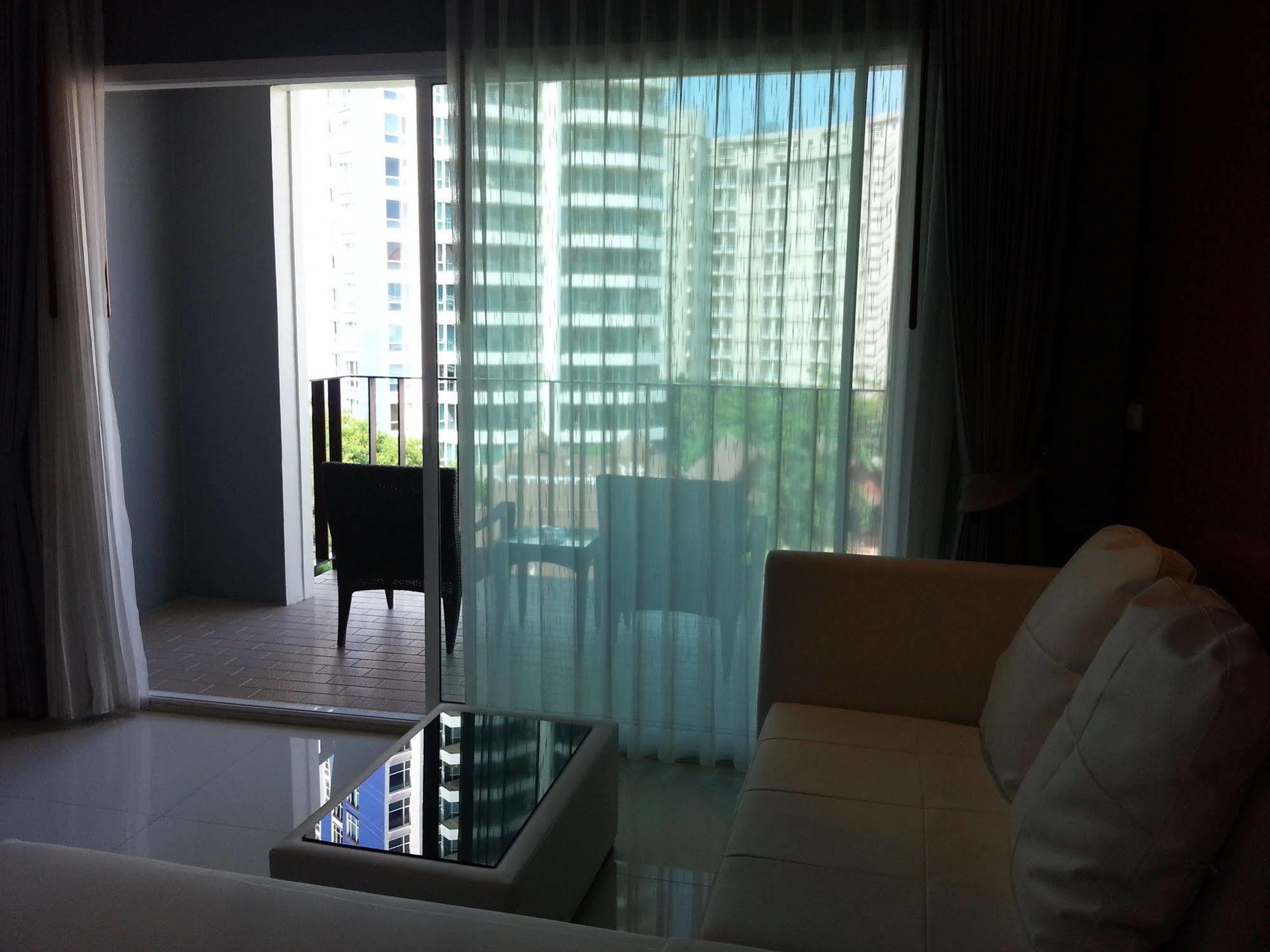 Marsi Pattaya Hotel Bagian luar foto