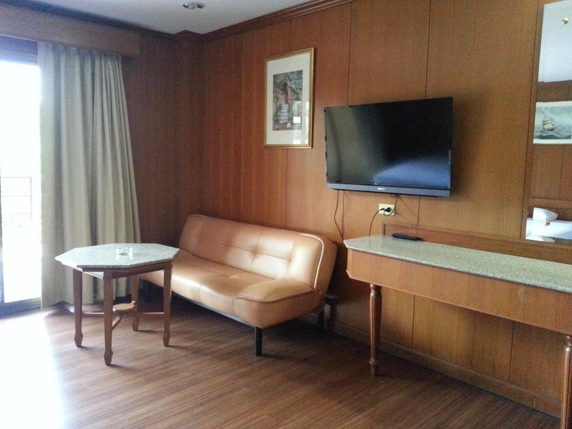 Marsi Pattaya Hotel Bagian luar foto