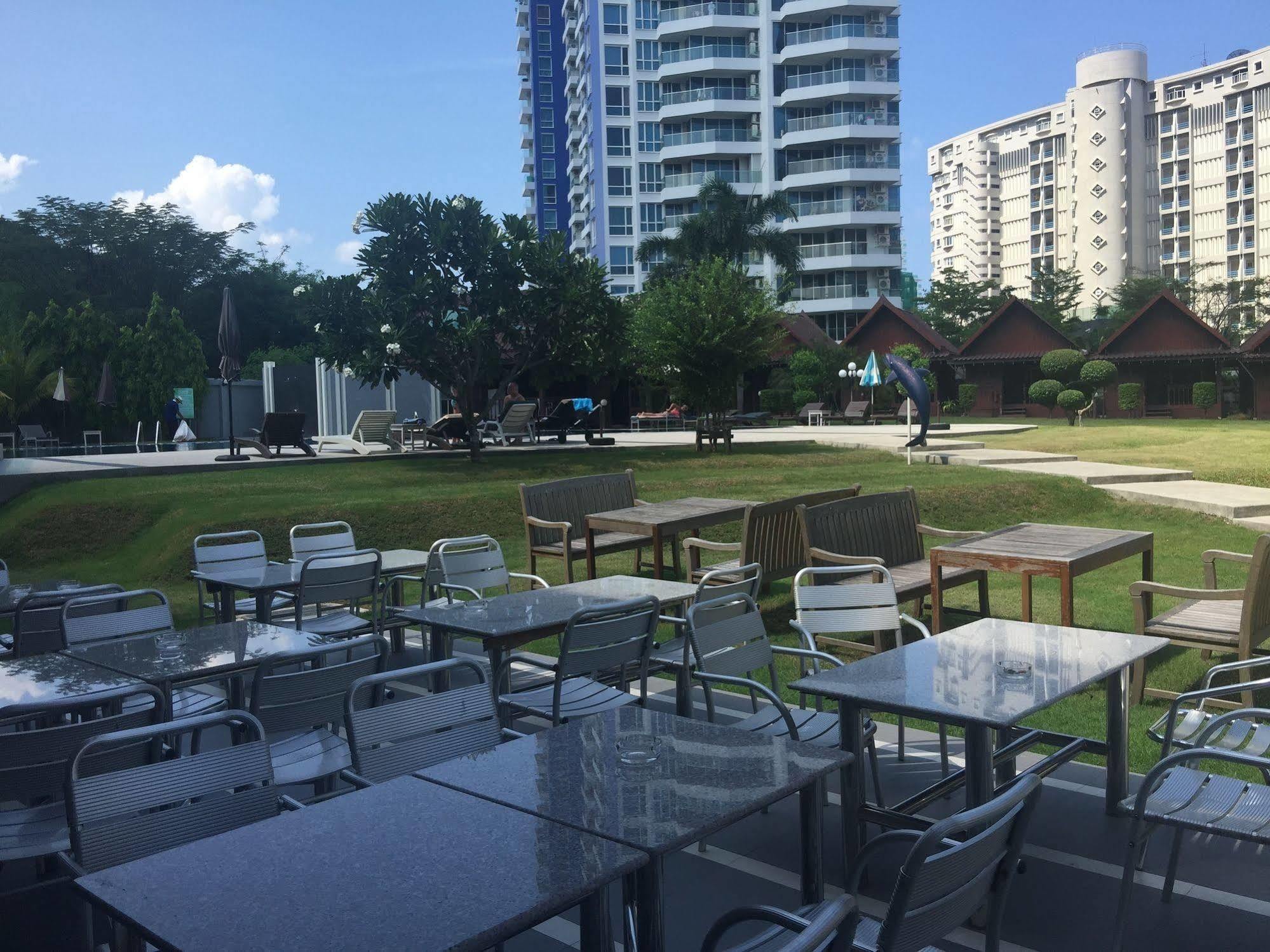 Marsi Pattaya Hotel Bagian luar foto